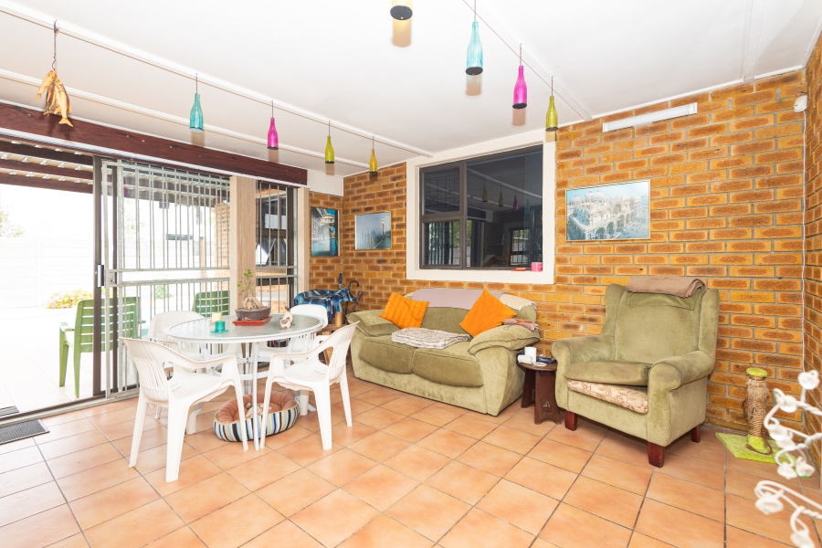 3 Bedroom Property for Sale in Uitzicht Western Cape